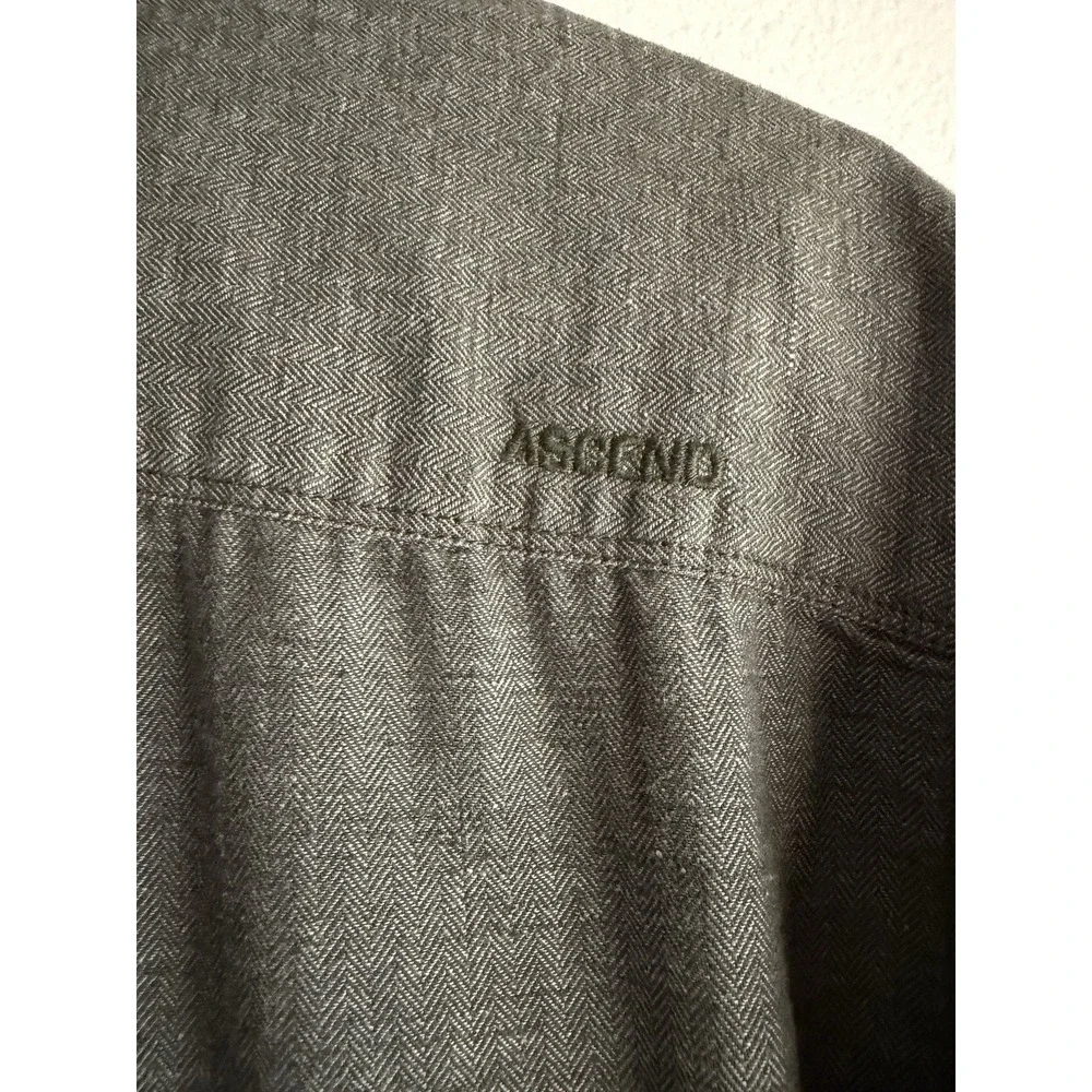 Ascend Men's Sea Pine Green Shirt Herringbone Slub Long Sleeve Button Down Small - Picture 6 of 7